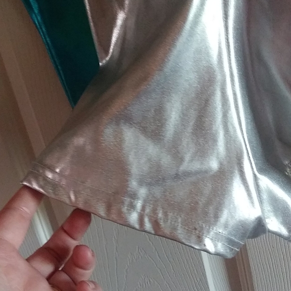 Silver and teal costume - Picture 3 of 6